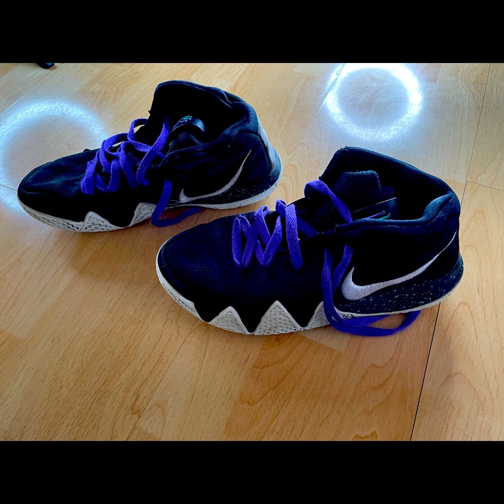 Youth Basketball Shoes - Nike Kyrie Irving